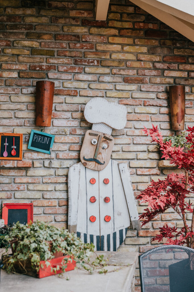 Detalj eksterijera - restoran